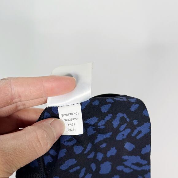 Athleta Small S Blue Black Salutation Stash Pocket II Printed 7/8 Tight Leopard - Picture 10 of 12